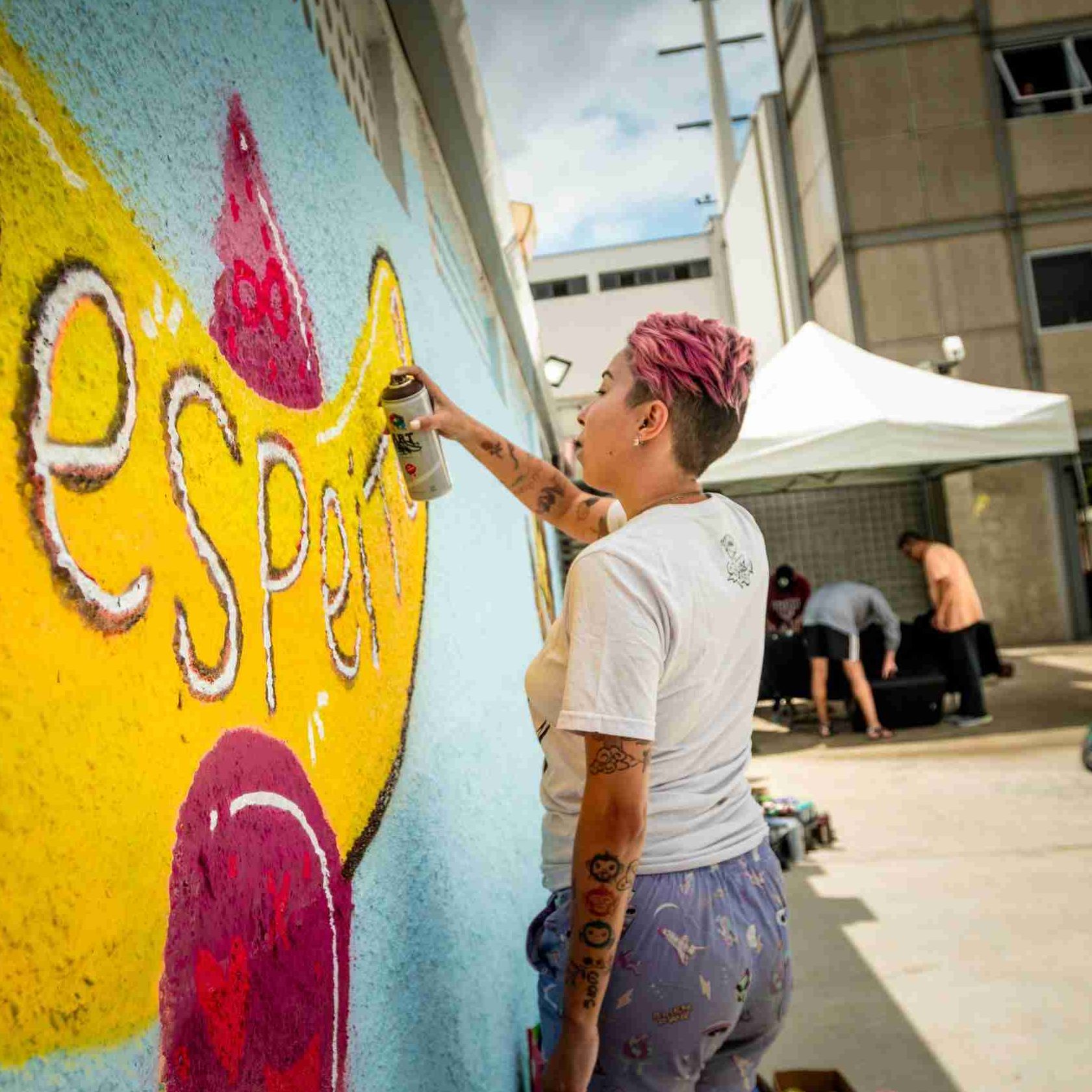 Artist Lari